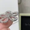 Collar de Flor Grande Versión Alta V Oro Chapado Grueso Oro Rosa 18K Colgante de Girasol con Diamantes Flor Hueca de Diamante Completo Mujer