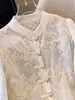Nueva Camisa de Botones con Bordado Pesado Estilo Chino Estilo Nacional para Mujer, Nueva Moda de Verano de Manga Larga con Cuello Alto Versátil Blusa 2913