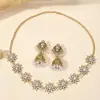 Conjunto de joias de duas peças estilo nacional vintage europeu e americano estilo boêmio colar e brincos com diamantes