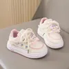 Zapatillas Deportivas para Niñas 2026 Estilo Primavera y Otoño, Suela Suave de Moda, Velcro Antideslizante, Zapatos Blancos Casuales para Niñas Pequeñas
