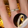 Anillo Abierto Clásico Incrustado con Circonita, Lujo Ligero y Diseño Personalizado, Aspecto Moderno y de Alta Gama, Anillo de Banda Lisa Ajustable Versátil para el Dedo Índice