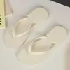 Chanclas coloridas modelo nuevo 2026, portátiles para viajar, antideslizantes, para uso en casa en verano, sandalias de pareja, estilo para hombre