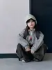 2026 Nuevo Estilo Ropa Infantil de Origen Zhili para Bebés y Niños Otoño/Invierno Tendencia Fresca Ropa de Trabajo Estilo Japonés Suave Conjunto Infantil