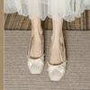 Zapatos de punta cuadrada francesa para mujer verano 2025 nuevos con falda noche temperamento suave zapatos de dama sandalias de perlas al por mayor