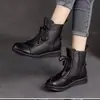 Botines retro planos de cuero suave de moda para mujer, nuevos zapatos casuales antideslizantes de suela blanda forrados de felpa de algodón para mamás, otoño/invierno 2026