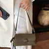 2026 Nuevo Bolso de Hombro Cruzado Simple Retro de Gama Alta Moda Versátil Bolso Cuadrado Pequeño Bolso de Axila para Mujer