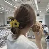 Pinza para el Cabello con Flor Minimalista Estilo Coreano, Pinza para Cola de Caballo, Accesorio para Recogidos, Versátil y Elegante