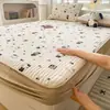 Sábana bajera nueva, todo incluido, funda de cama antideslizante, adecuada para dormitorios universitarios y habitaciones, con un fresco estampado floral verde estilo japonés, un juego de ropa de cama de tres piezas
