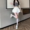 Falda Corta Blanca con Volantes Estilo Ballet, Falda Pastel Abullonada, Estilo Chica Picante Verano 2026, Falda de Cintura Alta con Capullos Florales