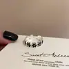 Anillo liso elegante y minimalista para el dedo índice, popular entre las influencers femeninas, anillo hueco de lujo ligero, anillo de lazo de estilo coreano de nicho