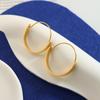 Outono e inverno moda europeia e americana estilo frio ins personalidade moda fivela argolas lisas joia de ouvido banhada a ouro em aço titânio F328