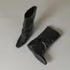 Botas de moda retro para mujer con punta cuadrada, ajuste holgado, versátiles para otoño e invierno, adelgazantes, con un aumento interno de altura de 5 cm, botines de media pantorrilla