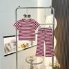 Camiseta de Manga Corta para Niña Nuevo Conjunto de Verano para Bebés y Niños Pequeños, Top Rayado y Pantalones de Campana Conjunto de Dos Piezas Moderno
