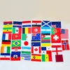 Banderas de mano con mástil en stock transfronterizas de todo el mundo, hechas a medida según su diseño, Banderas coloridas de poliéster para la Copa del Mundo de EE. UU.-Canadá-México