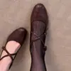 Versão em Pele de Ovelha~Estilo Retrô Francês Aumento Interno da Altura Sapatos Mary Jane Femininos Tira com Fivela Cruzada Versátil Corte Baixo Sapatilhas