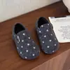 Zapatos de Peluche Cálido de Terciopelo con Lunares Retro para Niñas Birkenstock 2026 Invierno Nuevos Casuales Cómodos Zapatos de Algodón de Princesa