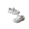 Zapatillas de entrenamiento casuales estilo coreano para niños, zapatillas Forrest Gump, nuevo modelo primavera y otoño 2026, zapatillas rojas con velcro para niños y niñas