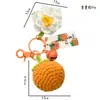 Llavero de Ganchillo de Felpa Cosas Buenas Suceden Colgante de Gardenia y Caqui Buen Significado Corazón de Niña Felpa Pequeños Accesorios