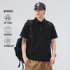 Ropa de Hombre Xintang Camisa Polo Simple de Manga Corta para Hombre de Estilo Americano con Cuello de Cremallera y Artesanía de Silicona 3D