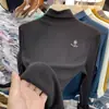 Nova Camiseta de Manga Longa com Gola Meia-Alta Slim Fit Estilo Coreano para Mulheres, Versátil e Fashionável Camada Base