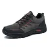 Sapatos masculinos atacado transfronteiriço sapatos de caminhada ao ar livre esportivos masculinos antiderrapantes sapatos de trabalho resistentes ao desgaste de sola grossa que aumentam a altura casuais masculinos