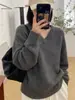 Suéter gris de cuello en V para mujer, nuevo estilo otoño e invierno, pelo de mapache, holgado y cómodo, suave y acogedor, perfecto como capa interior o top de punto básico