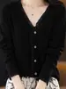 Camisa de Renda com Decote V para Mulheres Outono 2025 Novo Look Emagrecedor Top que Cobre a Barriga Tamanho Grande Suéter de Tricô Vermelho