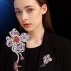 Broche de mariposa roja brillante de alta gama con forma de amor, accesorios de lujo, ramillete de flores de cristal exquisito.