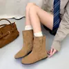 Botas plegables Kad para mujer, color café, suela plana, nuevas botas cortas versátiles 2026 para mujer, con elevador interno de altura, adecuadas para otoño, doble uso