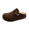 Sapatos estilo Birkenstock com sola grossa e salto oculto, pantufas meias macias de bico fechado para mulheres, para usar ao ar livre, novo estilo 2026, pantufas de algodão com pelo retrô para outono/inverno
