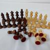 Directo de fábrica tamaño estándar caballero germánico madera ajedrez madera maciza al por mayor juego de mesa piezas de ajedrez individuales