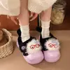 Chinelos de algodão estilosos para mulheres, super macios, novo design fofo e felpudo, estilo cartoon 2026, inverno, removíveis, adequados para uso externo