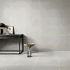 Azulejos de microcimento, 400x800, para piso, em estilo minimalista e sereno, com acabamento suave e fosco, adequados para cozinhas, varandas e banheiros