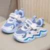 Sapatos Infantis 2026 Novos Sapatinhos de Bebê Sapatos Leves para Crianças que Estão Aprendendo a Andar Meninos e Meninas Malha Respirável Sapatos Funcionais