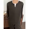Otoño/Invierno 2026 Nuevo Conjunto de Dos Piezas para Hombre Patrón de Espiga Camiseta Falsa de Manga Larga Pantalones Conjunto de Dos Piezas de Alta Calidad Moderno