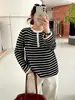 Top de Punto Rayado con Cuello Henry Colección Otoño 2026 Tallas Grandes Casual Relajado Camisa Básica Media Botonadura 25216