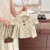 Conjunto infantil, roupinha de verão de alta qualidade estilo coreano para bebê, novo conjunto de duas peças com top de manga curta de bolinhas e shorts para crianças