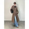 ¡Estilo de Fila Modelo de Pasarela! más de 20,000+ Vendidos en el mostrador. Gabardina Larga de Algodón de Doble Botonadura Ajustada para Mujer, Colección Primavera 2026