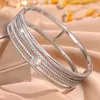 Pulsera Exagerada Calada con Hilo y Incrustaciones de Diamantes para Mujer, con un Toque de Alta Gama, Moderno y Lujoso, Pulsera de Acero de Titanio que No se Desvanece para Parejas