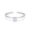 Anillo abierto de plata de ley S925 con piedra de la suerte y diseño de nicho para mujer, con diseño apilable para todo tipo de combinaciones.