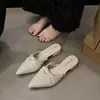 Novedad Verano 2025 Elegantes Mocasines sin Talón de Punta con Perlas para Mujer con Tacón Grueso y Zapatillas Cerradas Estilo Chanel de Tacón Bajo para Mujer
