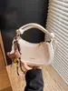 Bolsa de Nicho Estilo Francês para Mulheres, Nova Tendência Outono e Inverno 2025, Bolsa de Ombro Único Transversal, Versátil Ins Retro Bolsa Sela