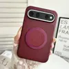 Funda Adecuada para Teléfono Plegable Huawei Pura X50 con Soporte Magnético, presentando una superficie texturizada para una sensación cómoda