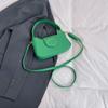 Bolso de mano de color liso para mujer de moda de este año 2024, nuevo bolso bandolera cuadrado pequeño con bandolera y todo a juego para principios de la primavera