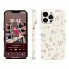 Capa de celular estilo coreano, minimalista, de cor clara, com pequenas estampas florais para iPhone 18 PM, iPhone 16, com acabamento brilhante tipo filme