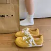 Tênis de Treino Alemão Aumentador de Altura Retrô Redes Sociais Feminino Novo Estilo Outono 2026 Versátil para Estudantes com Saias Casual Esportivo Board Shoes
