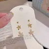 Aretes de Flor Irregular, Set de Tres Piezas de Aretes de Lujo Ligero y Alta Gama, Dulces, Elegantes, Exquisitos, Versátiles