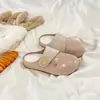 Chinelos Baotou para mulheres, coleção primavera e outono 2026, super modernos inspirados em dopamina, versáteis, casuais, antiderrapantes, com sola macia e sapatos baixos confortáveis