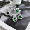 Pendientes Collar Anillo Versátiles de Lujo Accesible Retro Europeo y Americano con Piedra Preciosa Esmeralda Circonita Aguja de Plata 925
