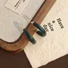 Pendientes de Cuero de Aguja Plateada Geométricos de Gama Alta Círculo Moda Simples Versátiles Pendientes de Nicho Elegantes Exagerados para Mujer